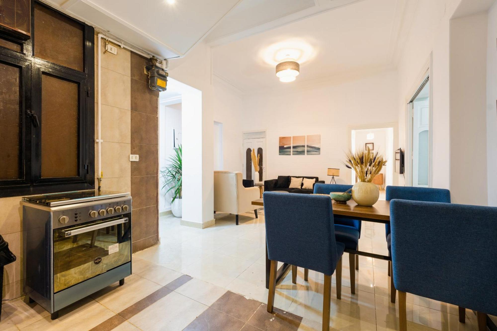 Stilvolle I Smart-tv I 2 Balkone I Klimaanlage Apartment *